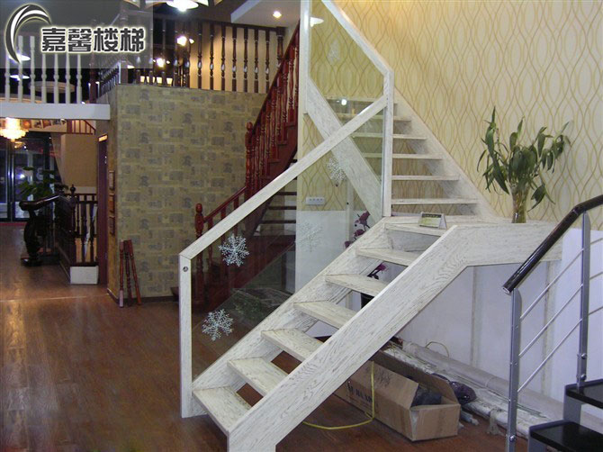 北京十大品牌楼梯 北京品牌楼梯店面直销 橡木楼梯直销