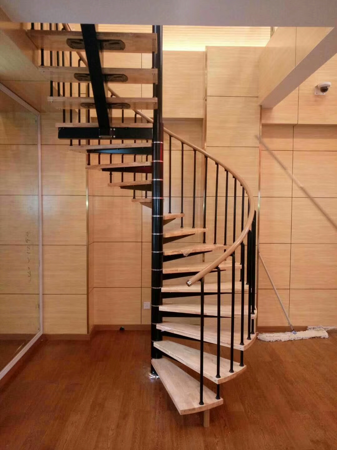 北京旋转楼梯定制阁楼楼梯室内楼梯loft小公寓楼梯定制