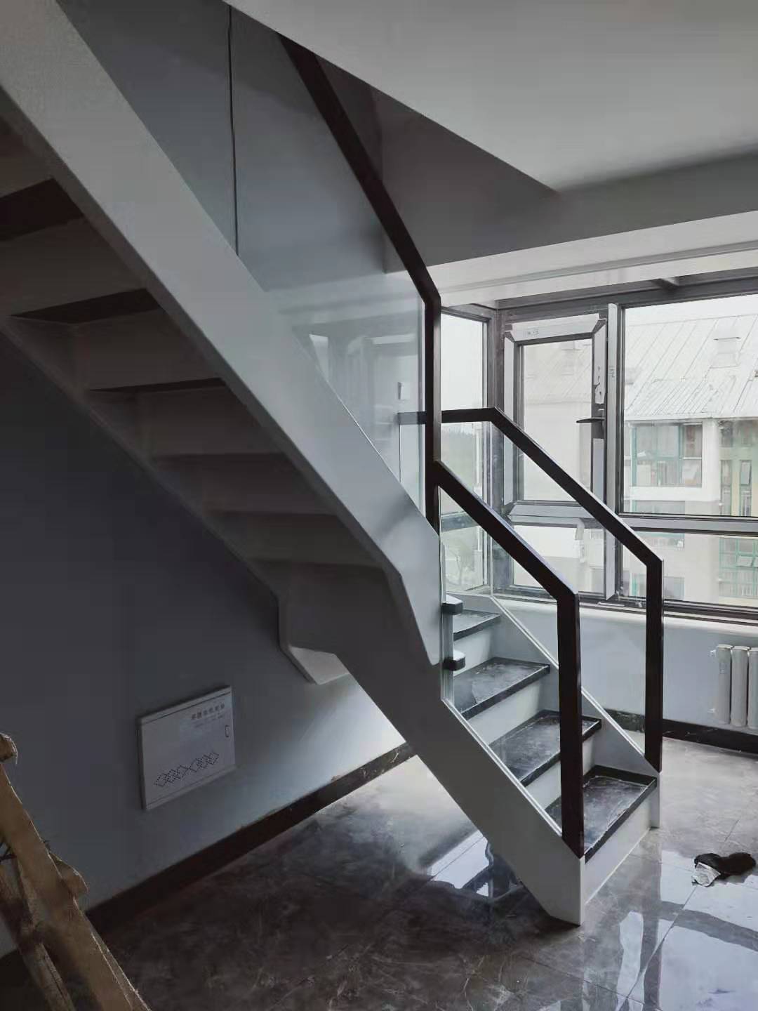 北京整体实木楼梯厂家直销橡木楼梯新中式楼梯现代简易楼梯玻璃楼梯护栏扶手